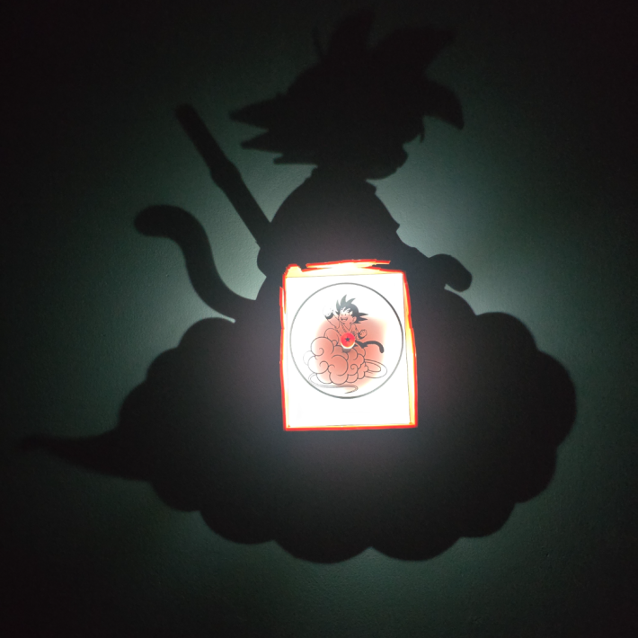 Lámpara Goku Niño en Nube Voladora - Proyección de Sombra Dragon Ball
