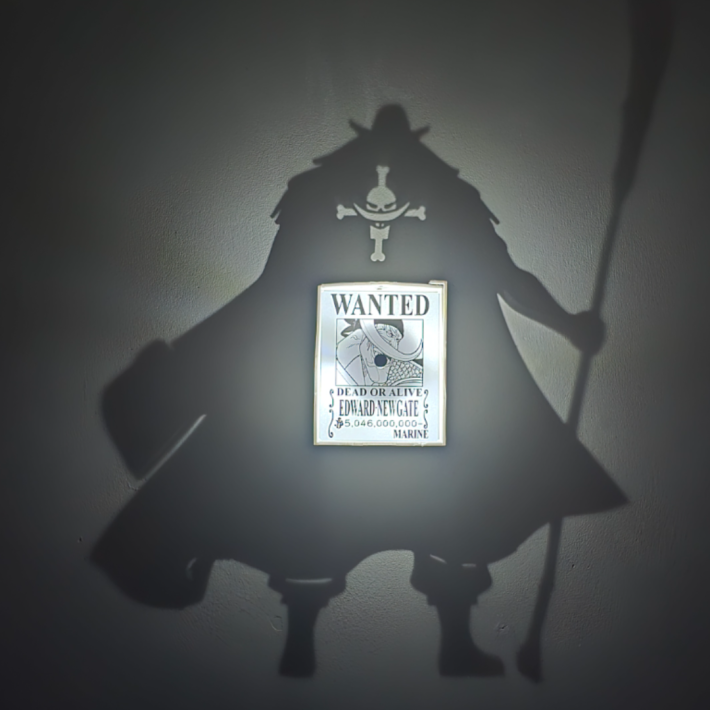 Lámpara Edward Newgate (Barba Blanca) - Proyección de Sombra One Piece